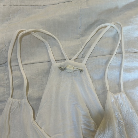 Flowy White Top - Picture 3 of 6